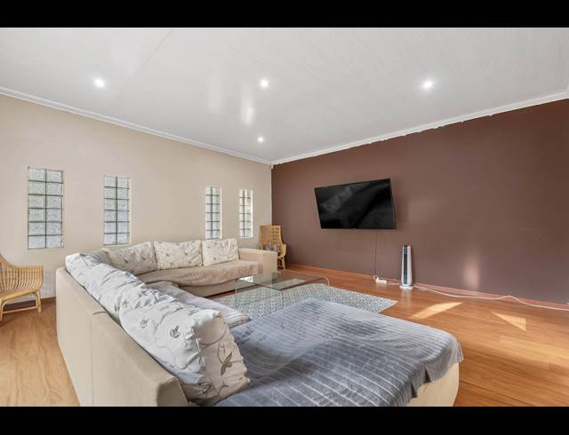 3 BEDROOM HOUSE FOR SALE IN WENDYWOOD
